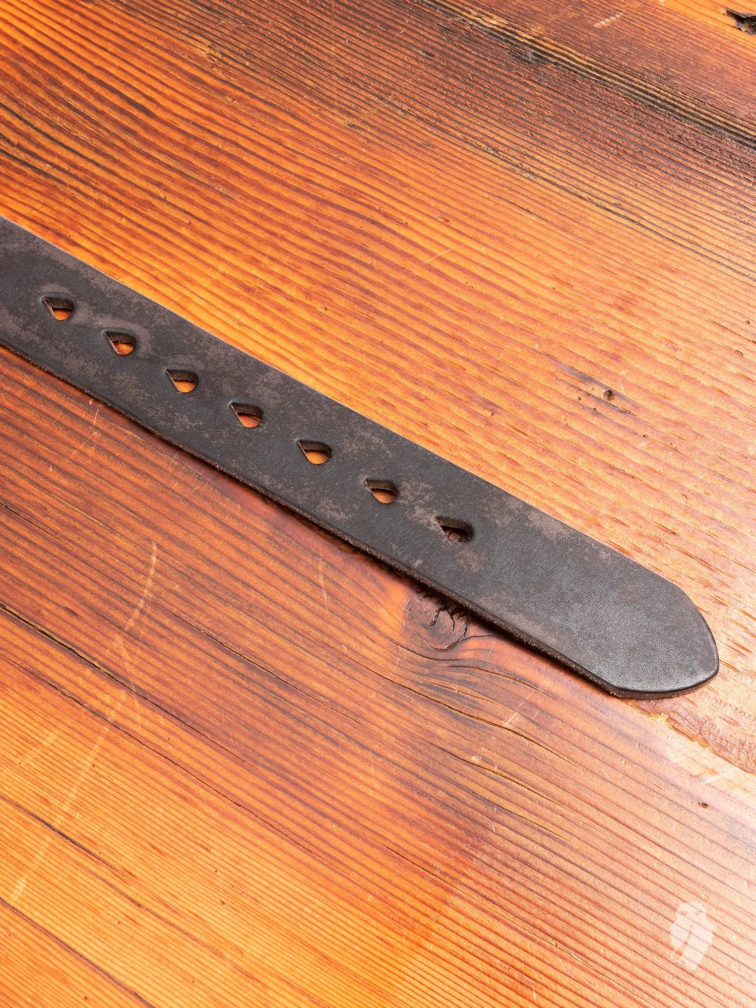 6210 Wild Leather Belt in Black