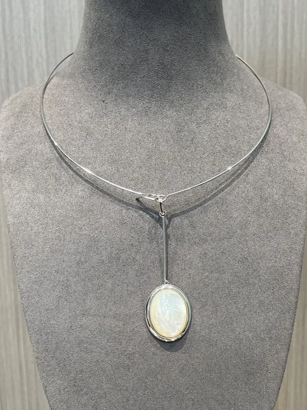 925 Silver Minimalist White Mother of Pearl Pendant Collar