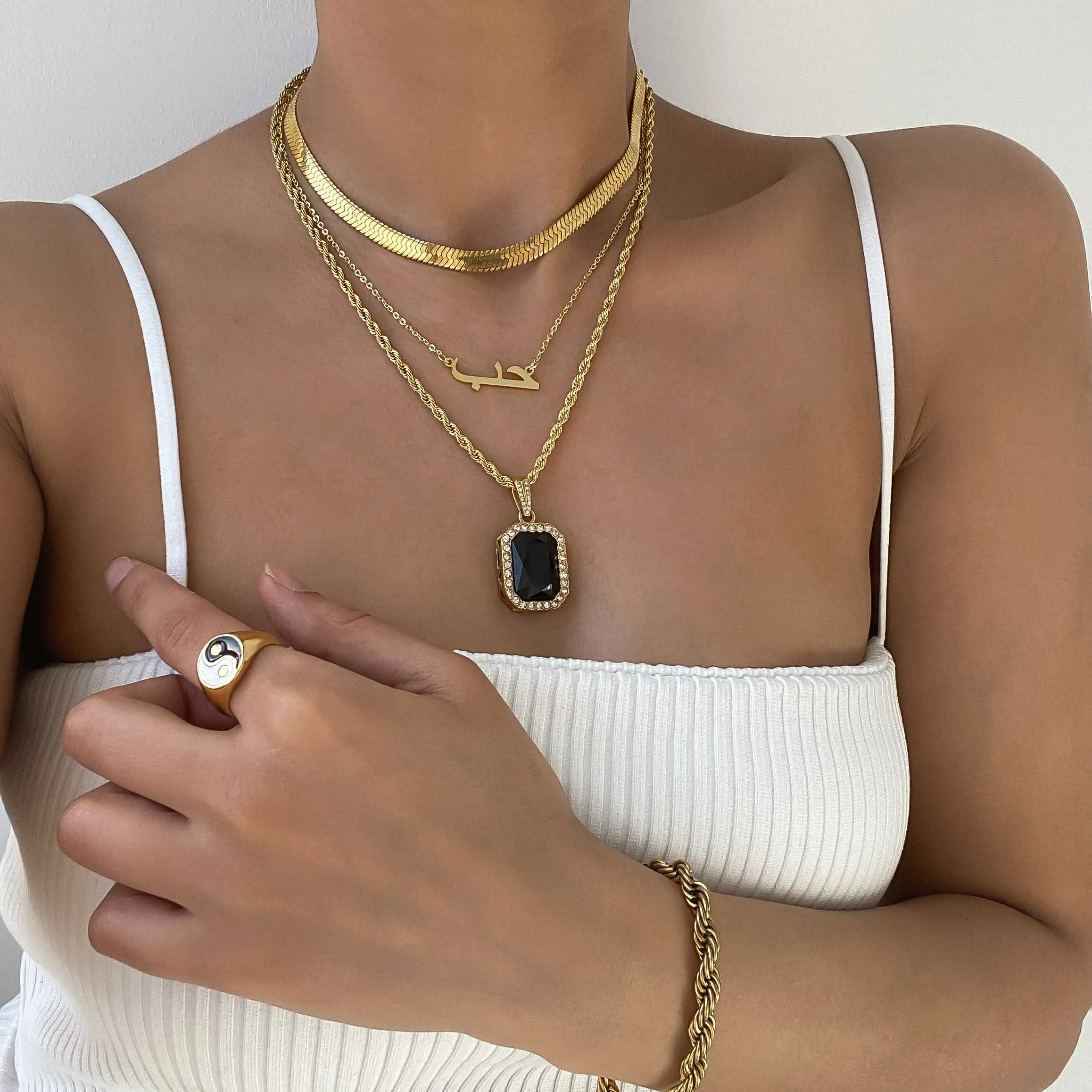 Amelia Onyx Tablet Necklace