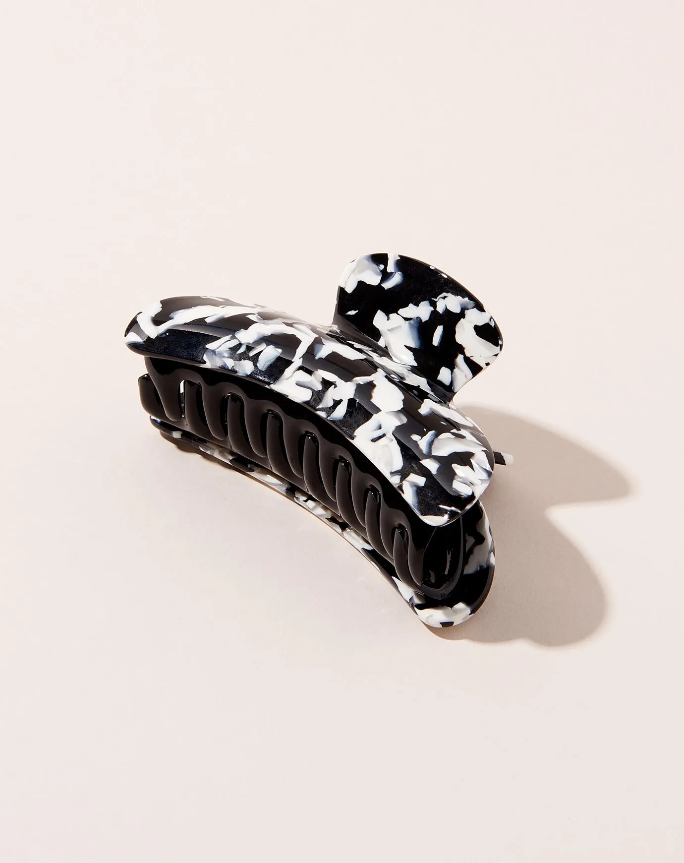 Grande Heirloom Claw in Noir