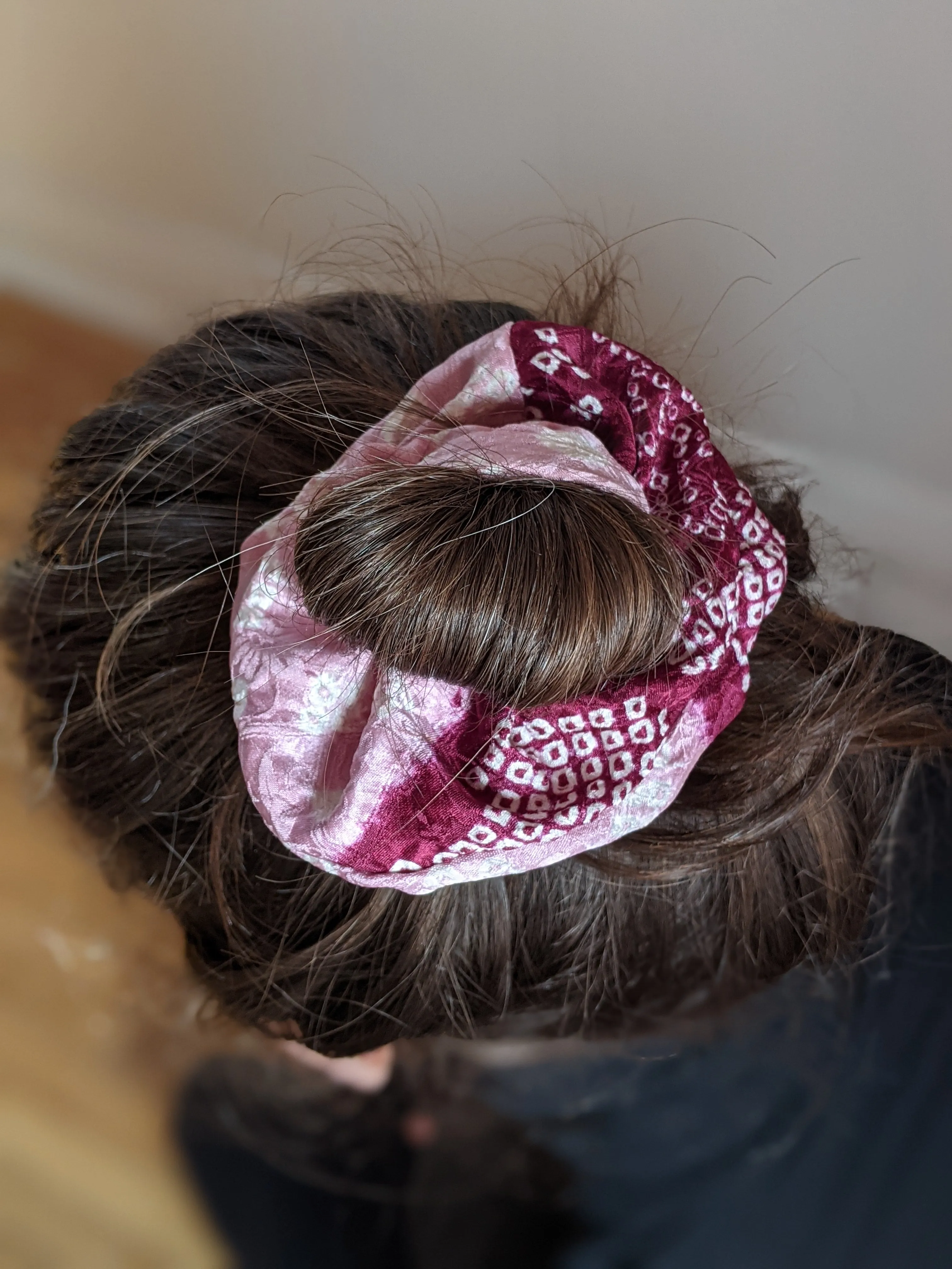 Shibori Silk Scrunchie - pink mix