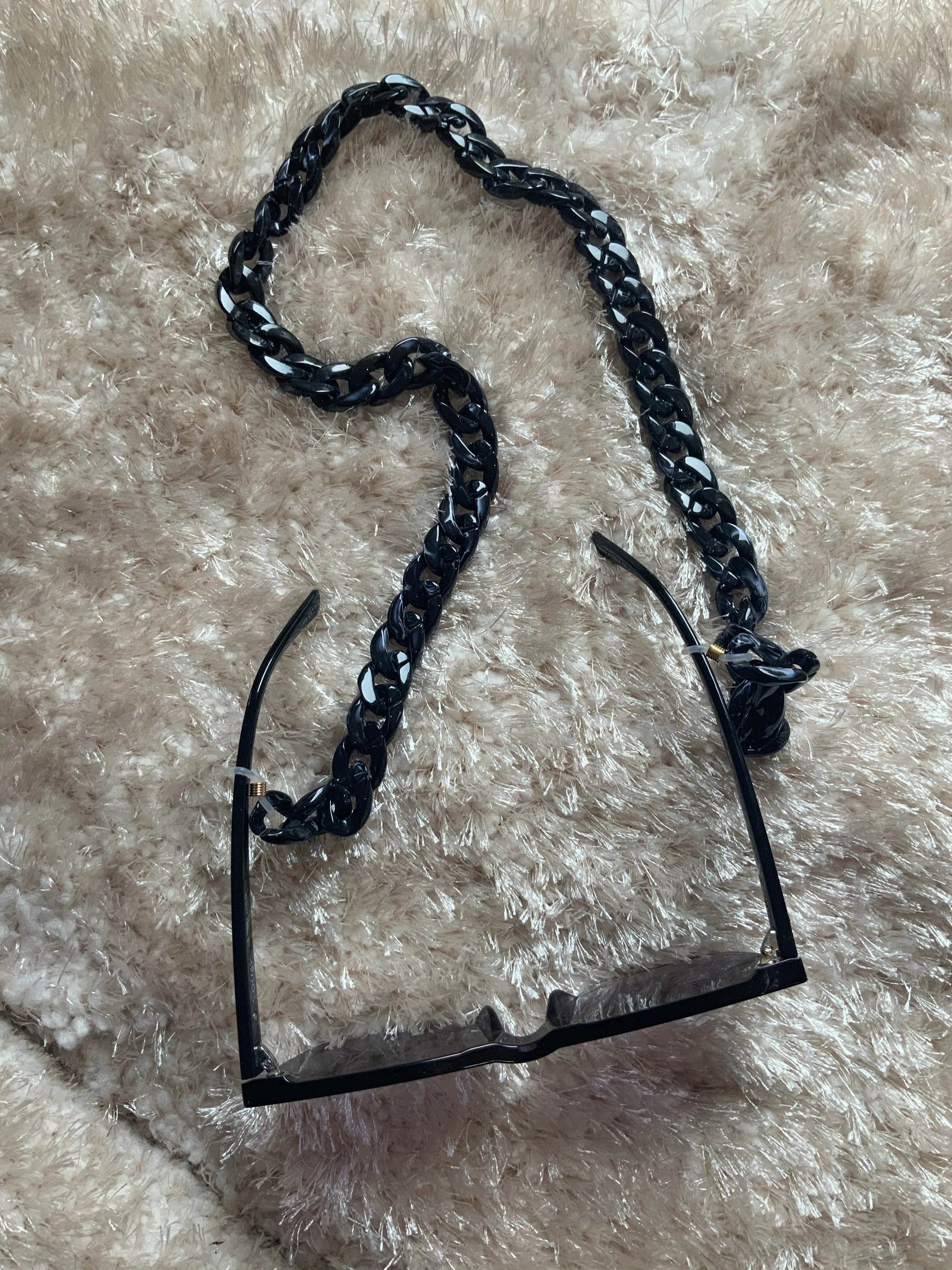 TASH RESIN SUNGLASSES CHAIN