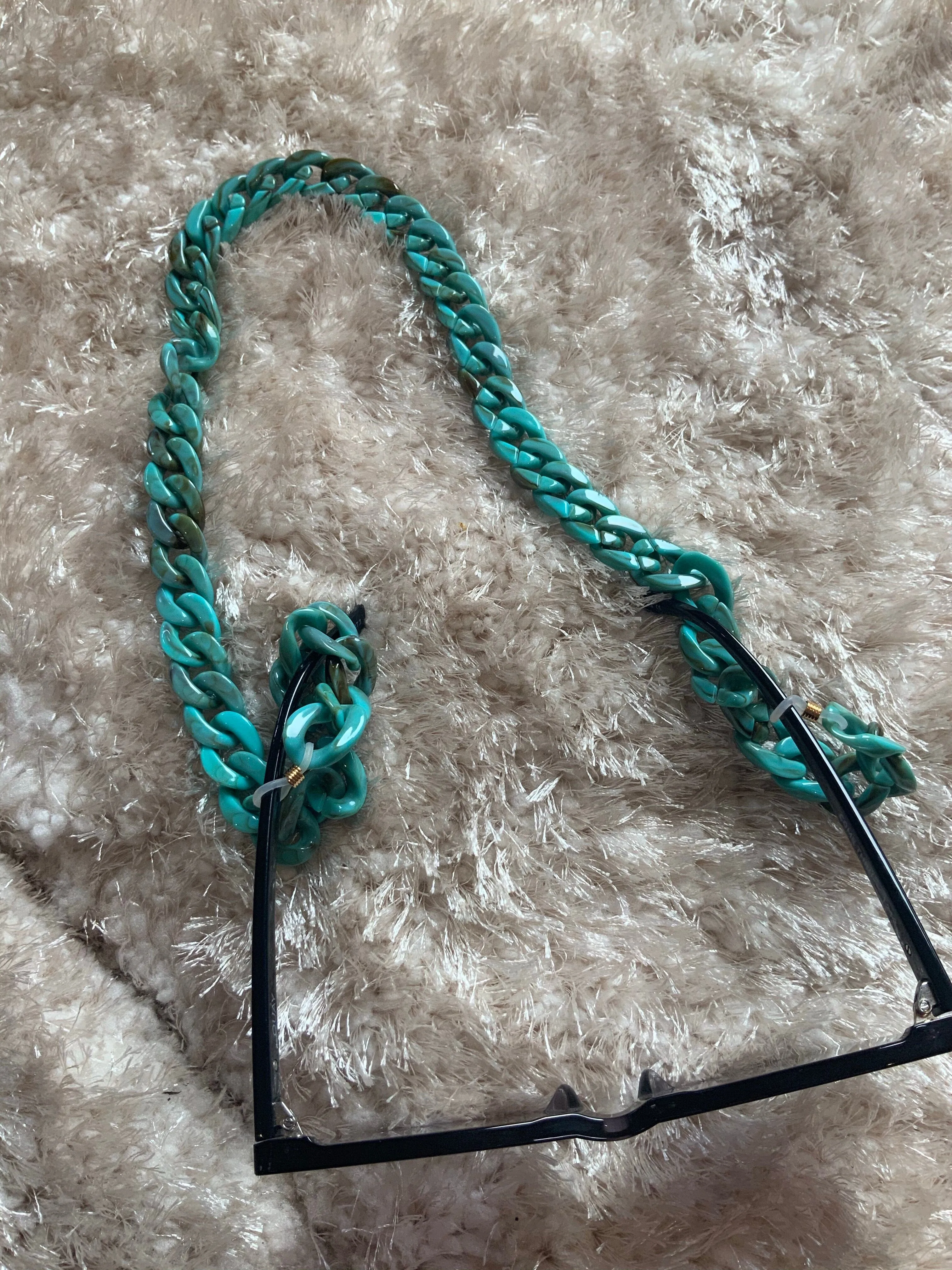 TASH RESIN SUNGLASSES CHAIN